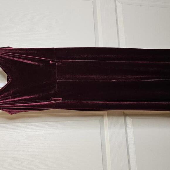 Forever 21 Burgundy Velvet Jumper - Picture 1 of 7